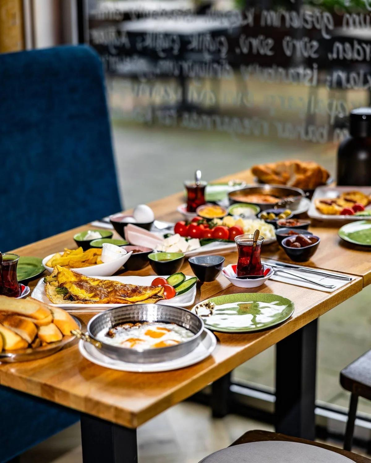 Ilya's Restaurant